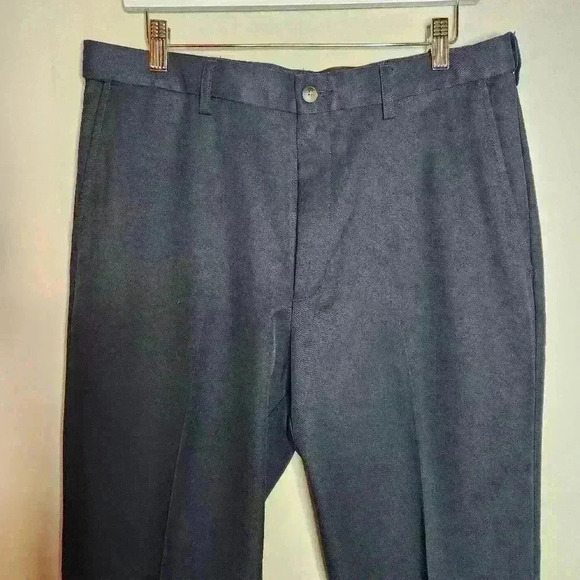 Haggar Mens Navy Blue Dress Pants Flat Front Flex Waist Classic Fit 34x32 - Picture 3 of 6